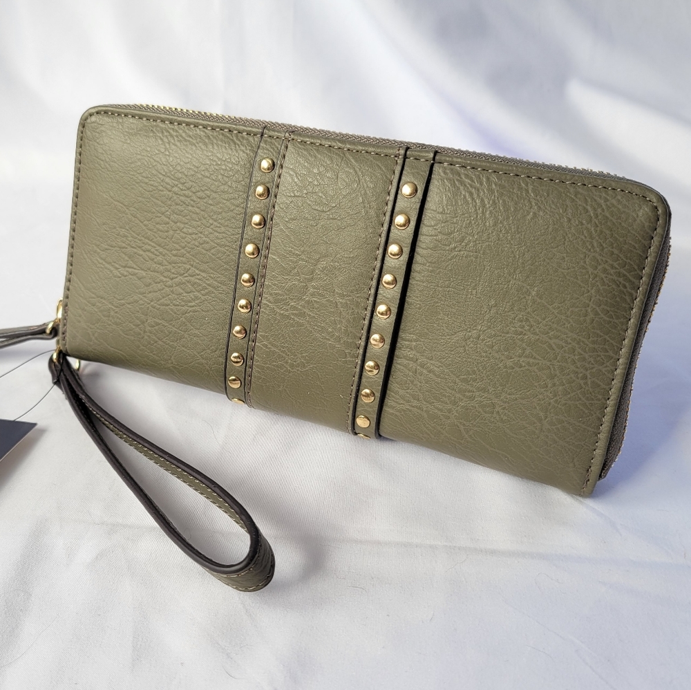 I.N.C wallet
